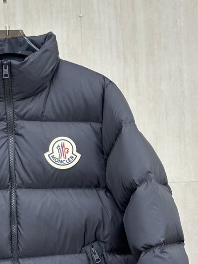 ハイクオリティダウンジャケット全体デザイン